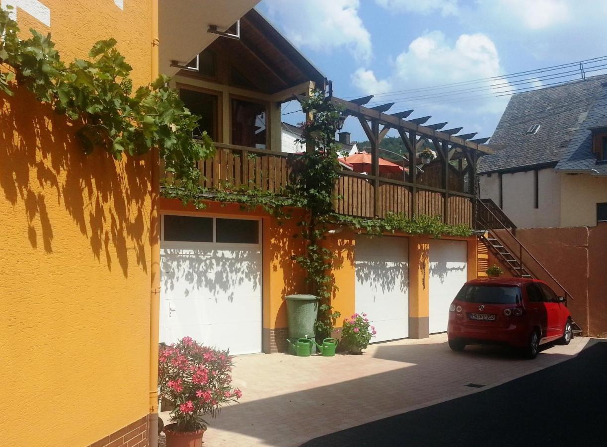 Weinstube Pension Moselbluemchen Zeltingen-Rachtig Exterior foto