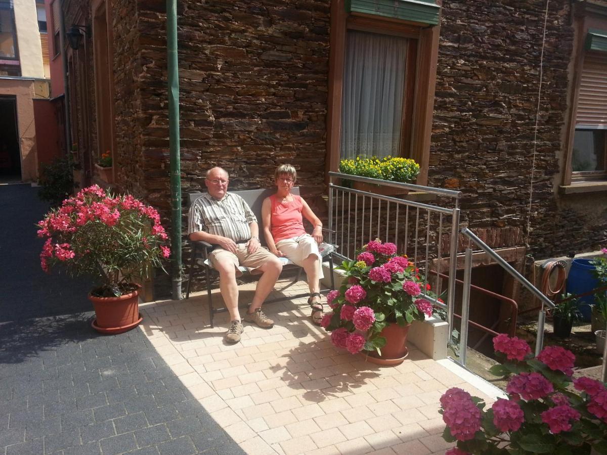 Weinstube Pension Moselbluemchen Zeltingen-Rachtig Exterior foto